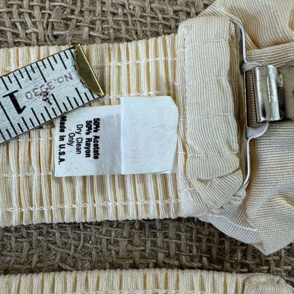 Vintage womens stretch belt with flower buckle , Made in USA 25-32 in. GoodHeart - Picture 6 of 9